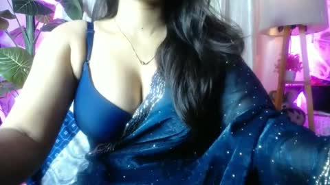 Snapshot of indian_manisha chatting on July 25, 6:44 am manisha online show from July 25, 6:44 am