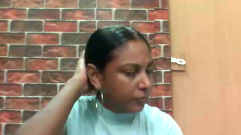 Snapshot of indian_spice_girl chatting on April 4, 6:22 am indian_spice_girl online show from April 4, 6:22 am