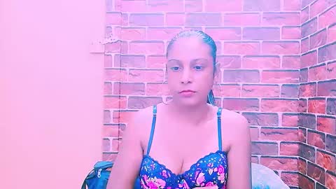 Snapshot of indian_spice_girl chatting on April 7, 6:36 am indian_spice_girl online show from April 7, 6:36 am