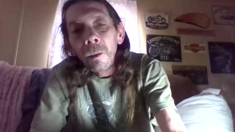 Snapshot of indianabob1 chatting on February 17, 5:41 pm indianabob1 online show from February 17, 5:41 pm