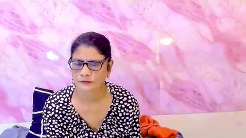 Snapshot of indianallure chatting on October 20, 5:30 am Femiez online show from October 20, 5:30 am