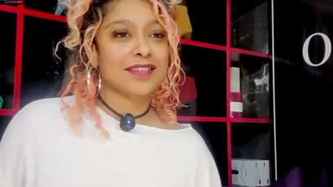 Snapshot of indianbeauty27_ chatting on July 5, 4:19 am Nikki online show from July 5, 4:19 am