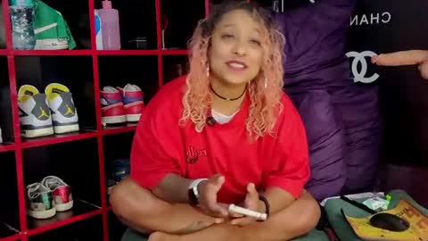 Snapshot of indianbeauty27_ chatting on July 23, 2:59 pm Nikki online show from July 23, 2:59 pm