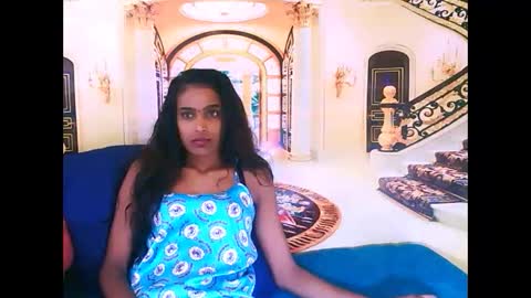 Snapshot of indiandollarz chatting on October 25, 6:21 am Zoey online show from October 25, 6:21 am