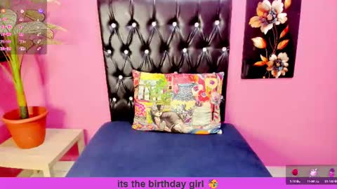 PARADISEQUEEN online show from July 27, 7:15 am