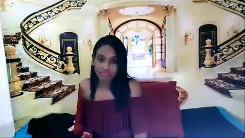 Leah online show from December 9, 10:41 pm