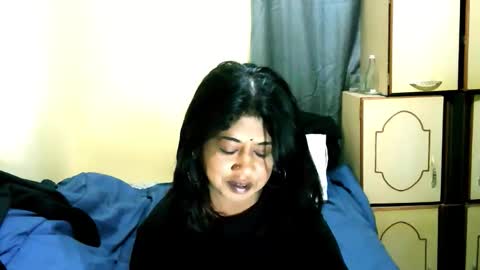 indianpleasures21 online show from May 4, 7:04 am