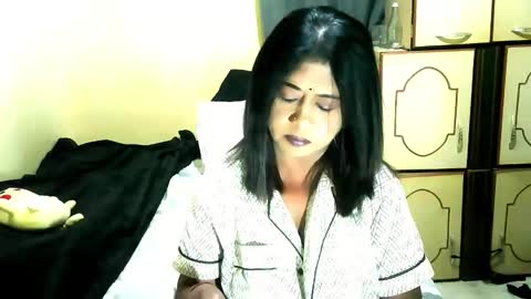 indianpleasures21 online show from May 11, 6:38 pm
