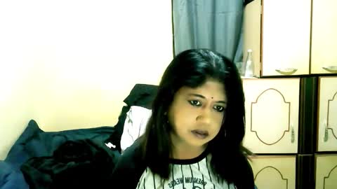 indianpleasures21 online show from May 14, 2:18 am
