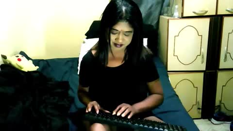indianpleasures21 online show from May 16, 2:16 pm