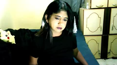indianpleasures21 online show from May 18, 1:39 pm