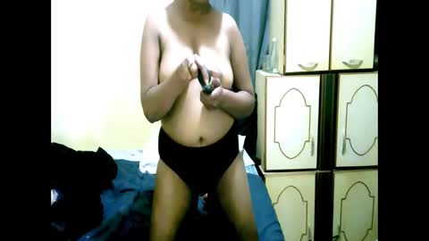 indianpleasures21 online show from June 6, 11:42 pm