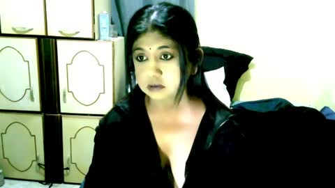 indianpleasures21 online show from June 16, 10:34 pm
