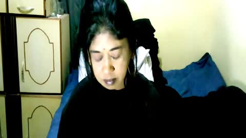 indianpleasures21 online show from June 27, 2:27 am