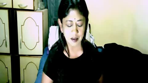 indianpleasures21 online show from July 25, 10:51 pm