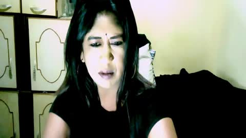indianpleasures21 online show from July 26, 11:22 pm