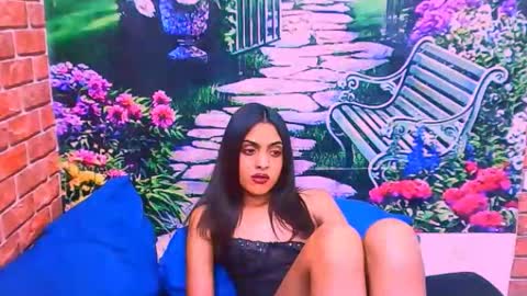 Snapshot of indianpretty1 chatting on November 30, 8:18 am indianpretty1 online show from November 30, 8:18 am