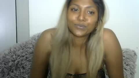 indianqtpie6 online show from September 22, 6:21 pm