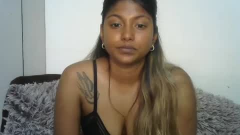 indianqtpie6 online show from November 25, 6:46 am