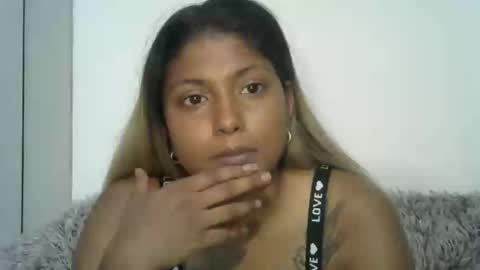 indianqtpie6 online show from December 15, 6:17 am