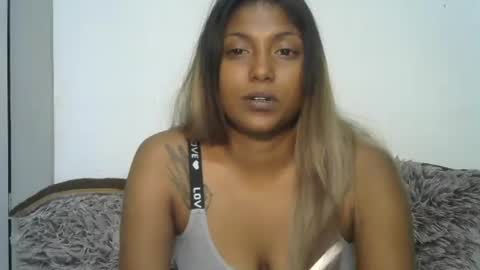 indianqtpie6 online show from February 16, 6:26 pm