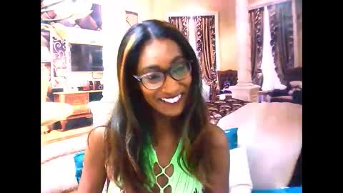 Snapshot of indianrebel4u2luv chatting on October 21, 5:41 am indianrebel4u2luv online show from October 21, 5:41 am
