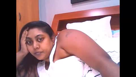 indianruby21 online show from March 8, 3:38 pm