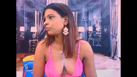 indiansexyass4u2luv online show from November 26, 6:53 pm