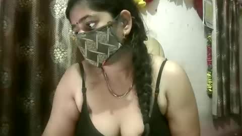 indiansexyqueen online show from December 22, 6:38 pm