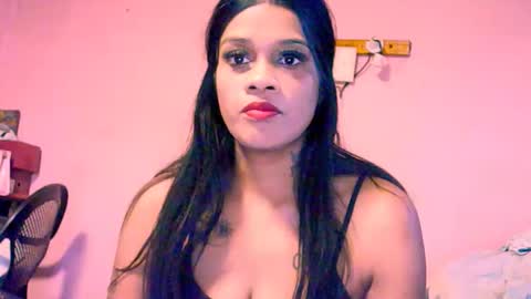 indiansexyy21 online show from June 8, 2:39 pm