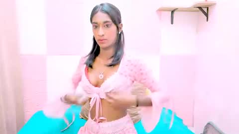 Snapshot of indiansunglaze694u chatting on March 26, 5:40 pm indiansunglaze694u online show from March 26, 5:40 pm