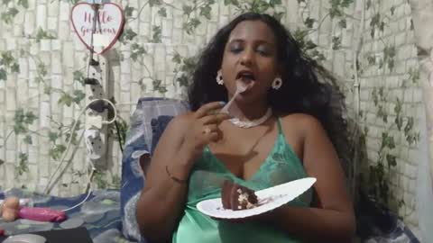 tina online show from February 10, 8:00 pm