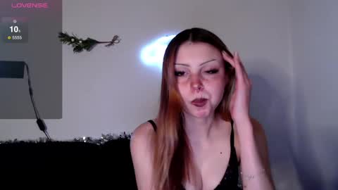 Indigo Elle online show from December 1, 11:25 pm