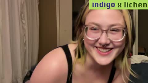 Snapshot of indigoxlichen chatting on May 1, 7:13 am Indigo online show from May 1, 7:13 am
