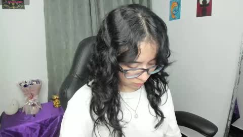 Snapshot of indra_cam chatting on June 5, 6:42 am Diana online show from June 5, 6:42 am