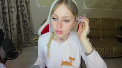 Indy Kally online show from December 4, 4:38 pm