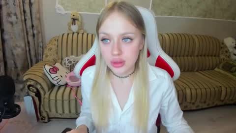 Indy Kally online show from December 8, 6:39 pm