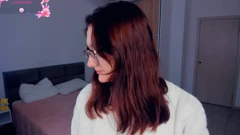 Snapshot of inellcanty chatting on September 15, 4:01 am Kira online show from September 15, 4:01 am