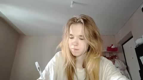 Snapshot of inespacheco chatting on March 25, 1:28 pm Sofia online show from March 25, 1:28 pm