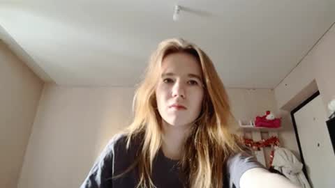 Snapshot of inespacheco chatting on March 27, 1:00 pm Sofia online show from March 27, 1:00 pm