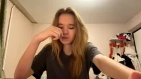 Snapshot of inespacheco chatting on March 29, 4:18 pm Sofia online show from March 29, 4:18 pm