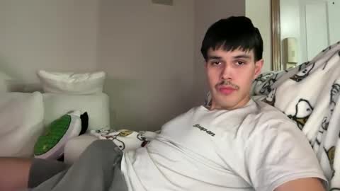 Snapshot of infamouslucas chatting on March 4, 4:27 am Lucas online show from March 4, 4:27 am