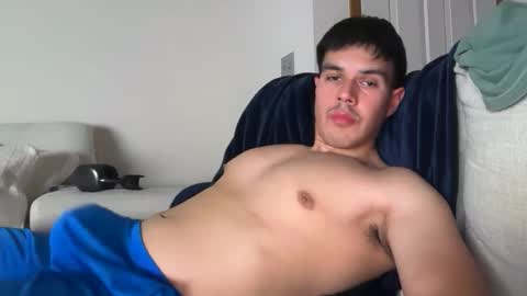 Snapshot of infamouslucas chatting on October 26, 5:02 am Lucas online show from October 26, 5:02 am