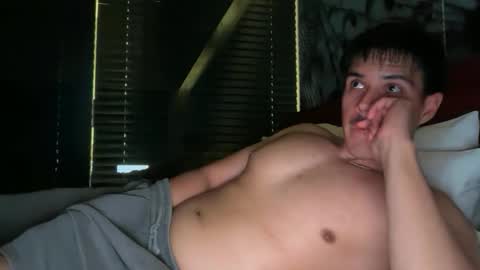 Snapshot of infamouslucas chatting on November 26, 3:29 am Lucas online show from November 26, 3:29 am