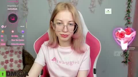 Mia online show from February 6, 3:48 pm