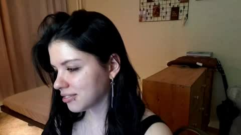 Mia online show from March 26, 2:00 pm