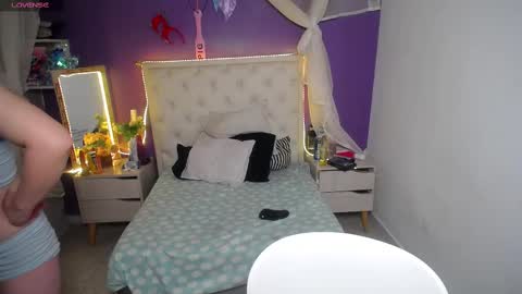 Ingrid petite online show from February 11, 11:01 pm