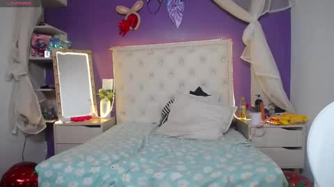 Ingrid petite online show from March 3, 2:15 am