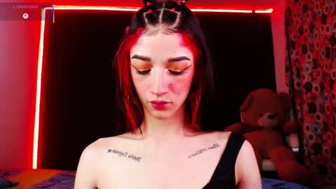 Snapshot of ingrid_zese chatting on November 8, 4:51 pm Ingrid Zese online show from November 8, 4:51 pm