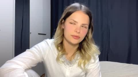 Snapshot of ingridacors chatting on March 25, 4:35 pm Kira online show from March 25, 4:35 pm